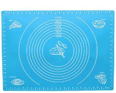 Στρώμα ψησίματος σιλικόνης με το κυλώντας χαλί ζαχαροπλαστικής μετρήσεων